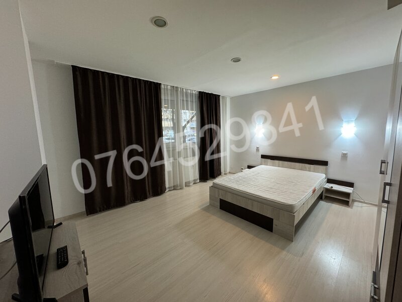 Sos. Colentina 70 vizavi de scoala 39, 3 min. Mc Donald's 200 metri Fundeni