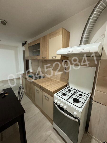 Sos. Colentina 70 vizavi de scoala 39, 3 min. Mc Donald's 200 metri Fundeni