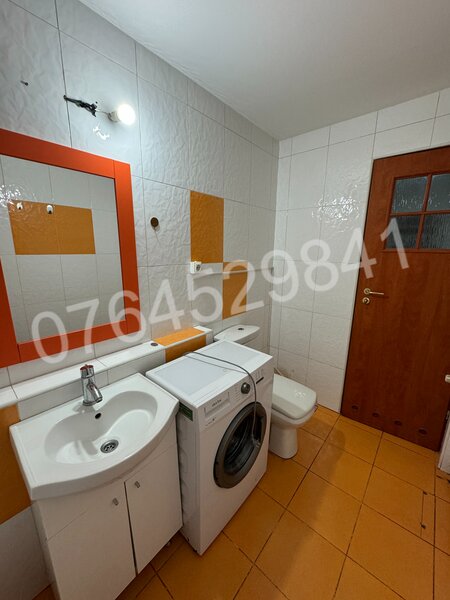 Sos. Colentina 70 vizavi de scoala 39, 3 min. Mc Donald's 200 metri Fundeni