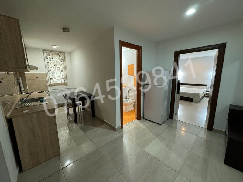 Sos. Colentina 70 vizavi de scoala 39, 3 min. Mc Donald's 200 metri Fundeni