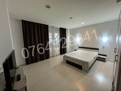 Sos. Colentina 70 vizavi de scoala 39, 3 min. Mc Donald's 200 metri Fundeni